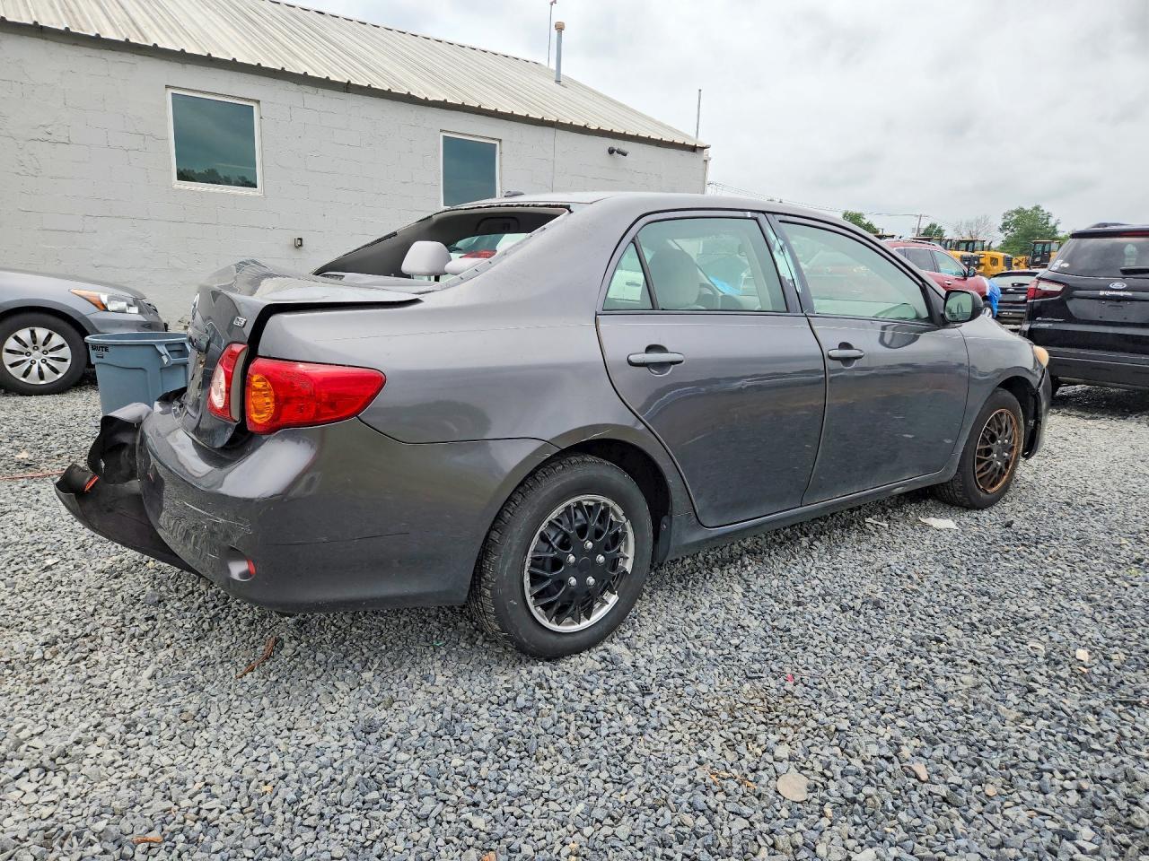 2010 Toyota Corolla Le - Фото 3