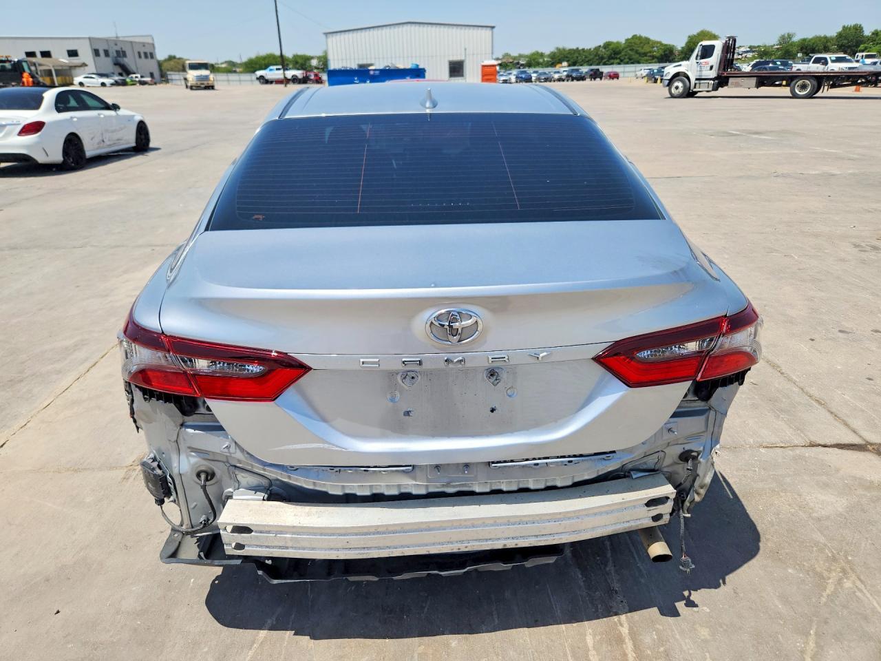 2023 Toyota Camry Le - Фото 6