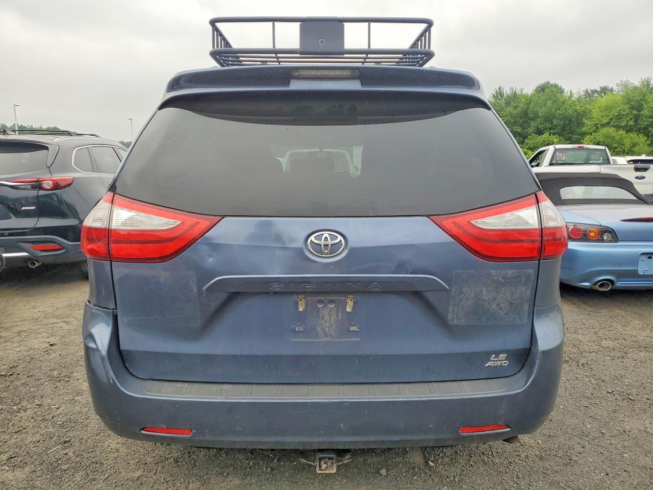 2015 Toyota Sienna Le - Фото 6