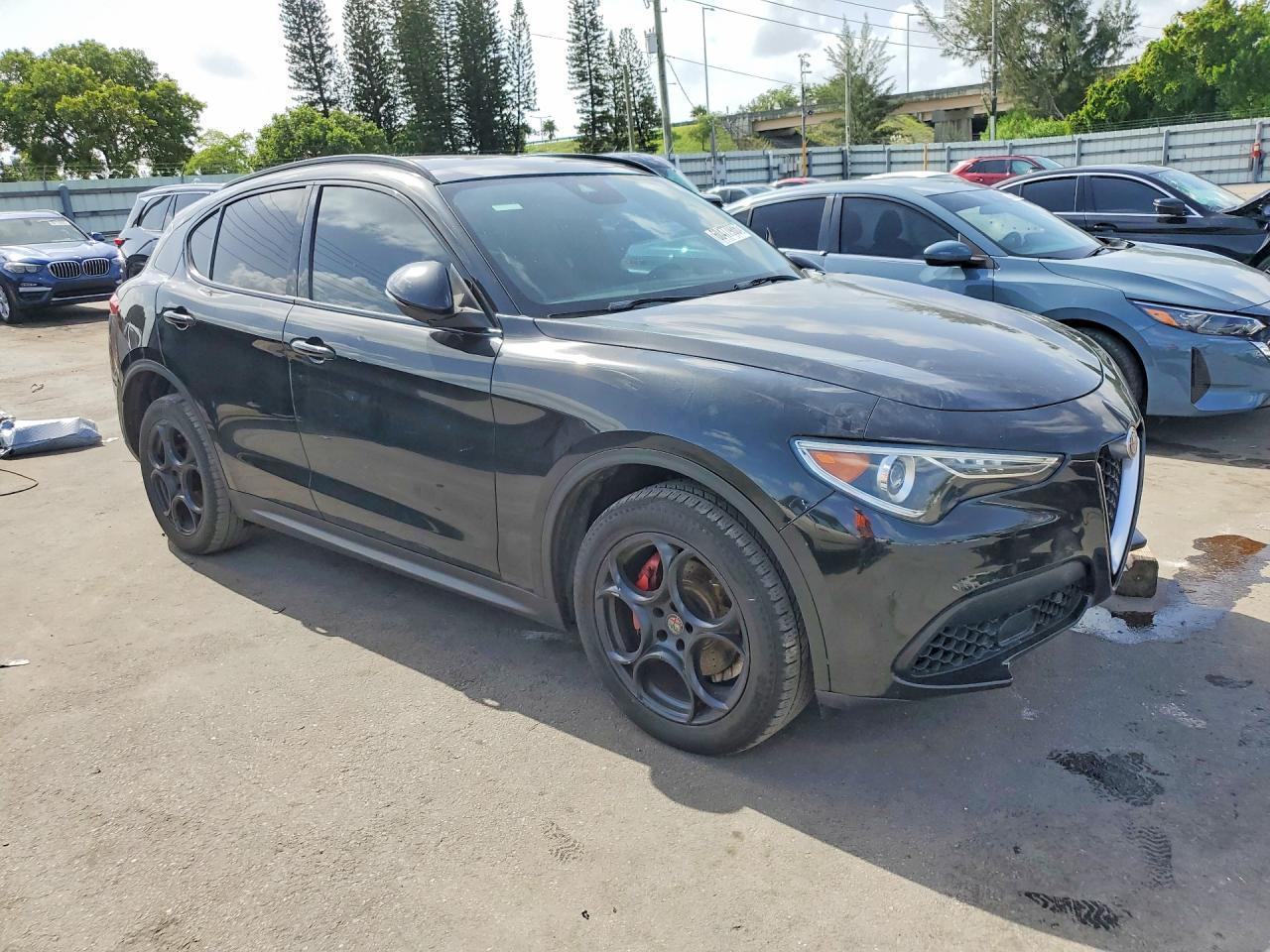 2018 Alfa Romeo Stelvio Ti Sport - Фото 4