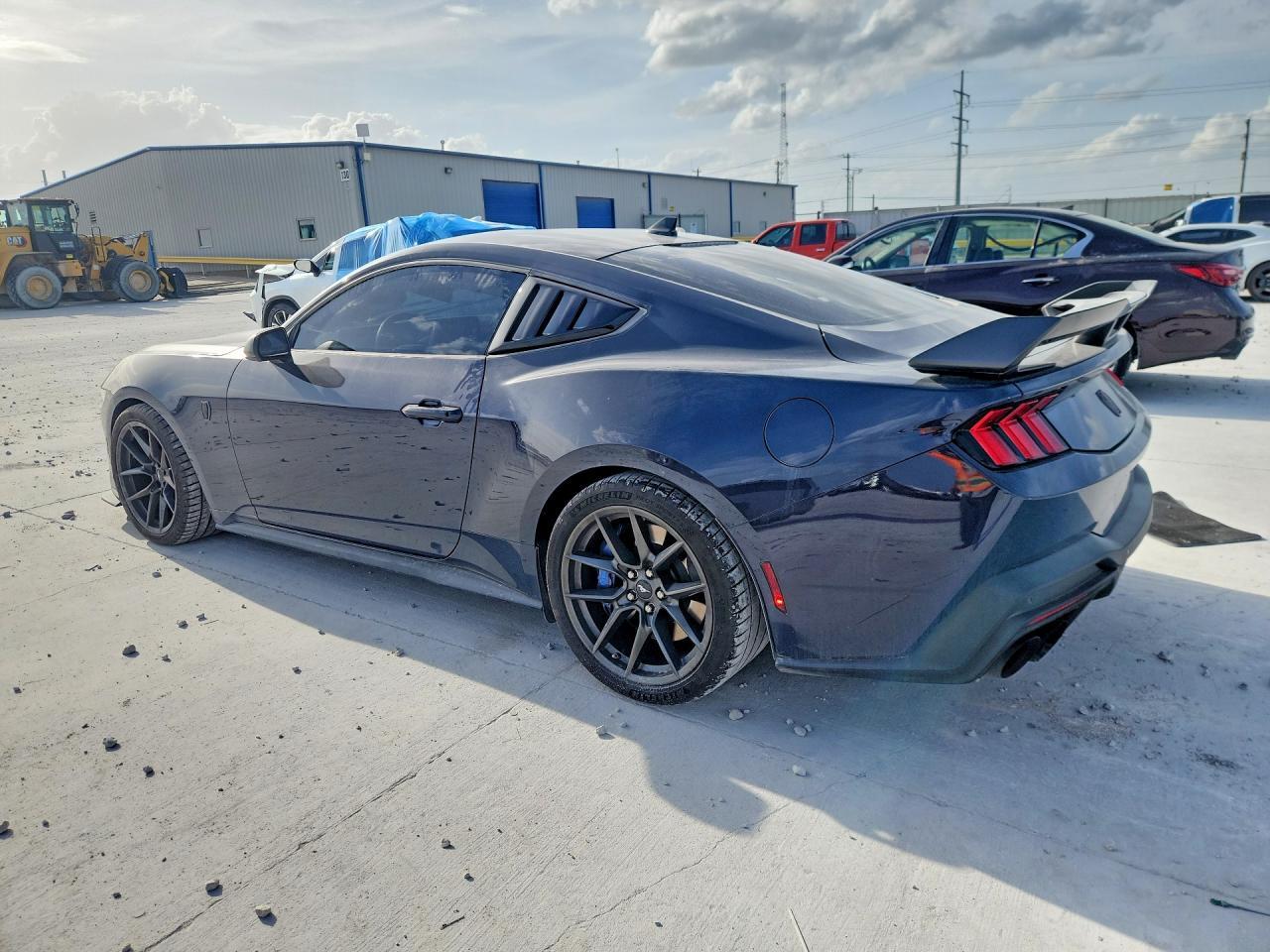 2024 Ford Mustang Dark Horse - Фото 2