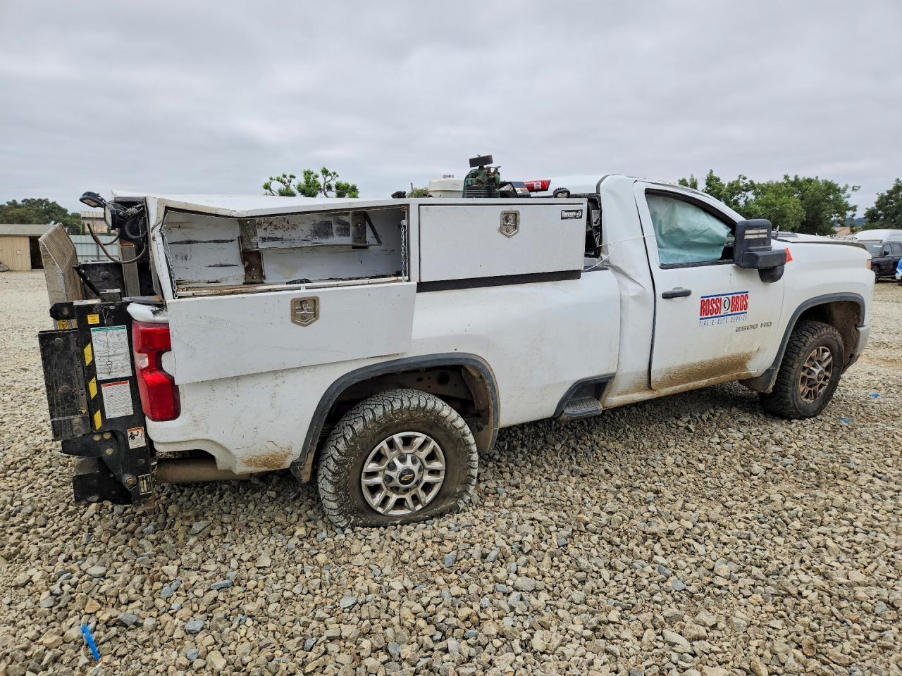 2024 Chevrolet Silverado K2500 Heavy Duty - Image 3