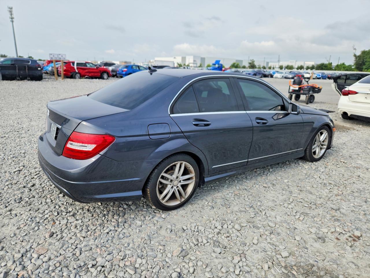 2013 Mercedes-Benz C 250 - Фото 3