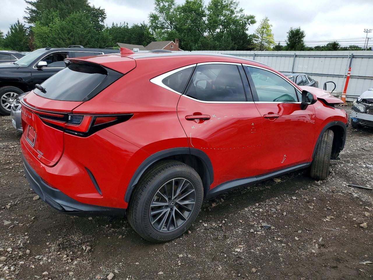 2022 Lexus Nx 350 - Image 3