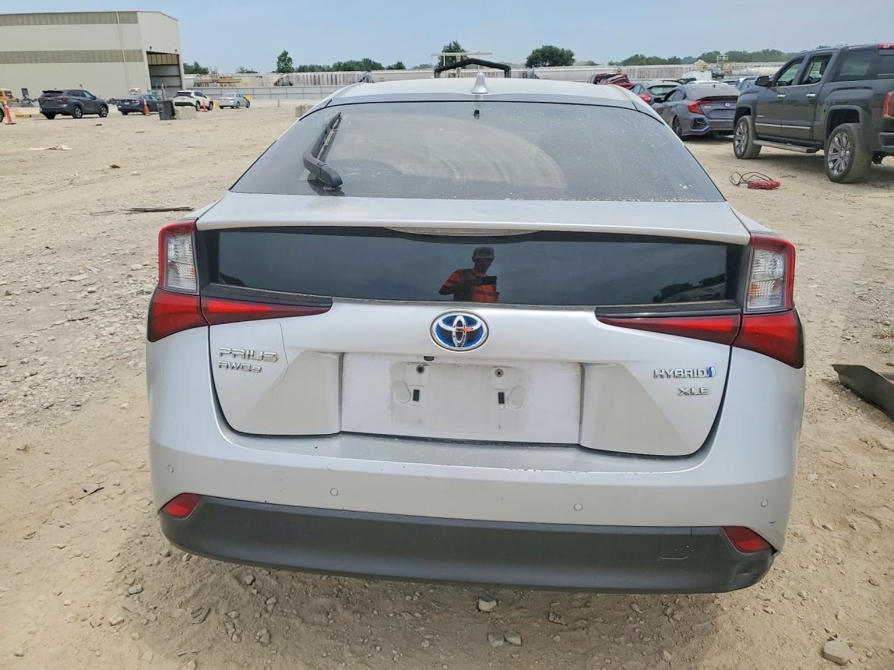 2022 Toyota Prius Xle Awd-E - Фото 6