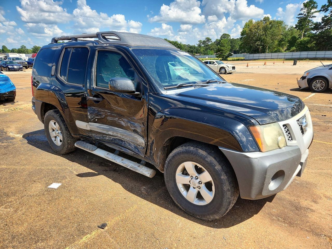 2011 Nissan Xterra X - Image 4