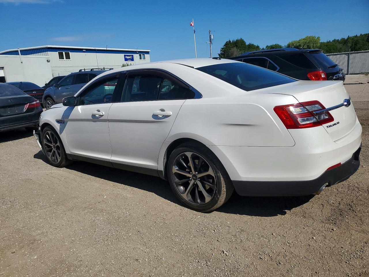 2014 Ford Taurus Sel - Image 2