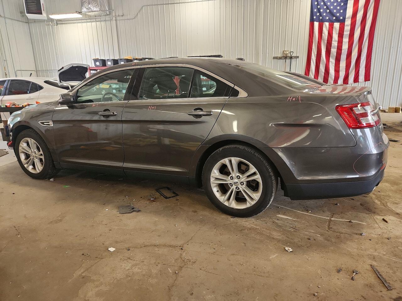 2015 Ford Taurus Sel - Фото 2