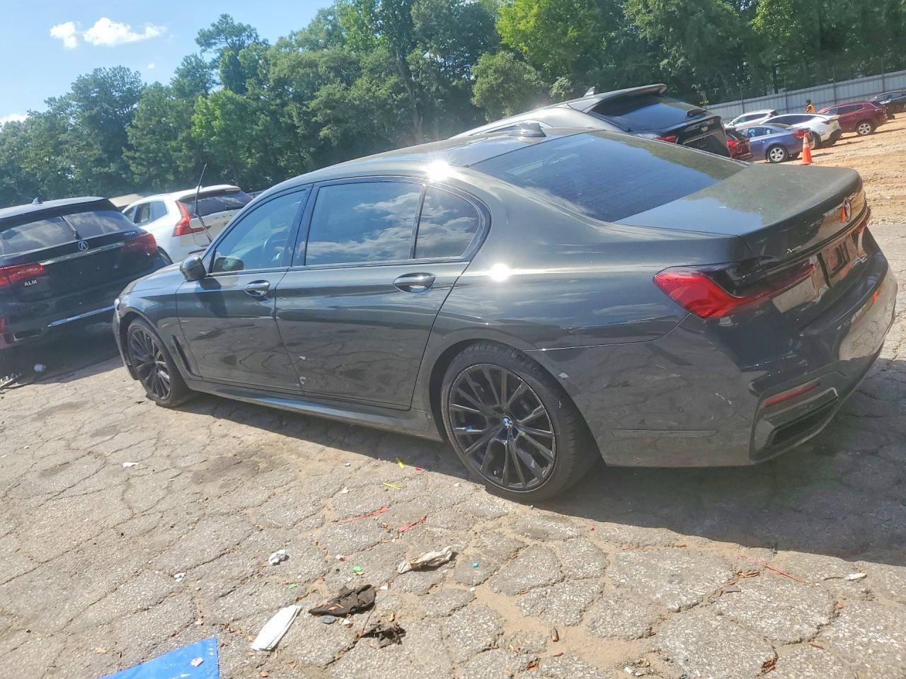 2022 BMW 750 Xi - Image 2