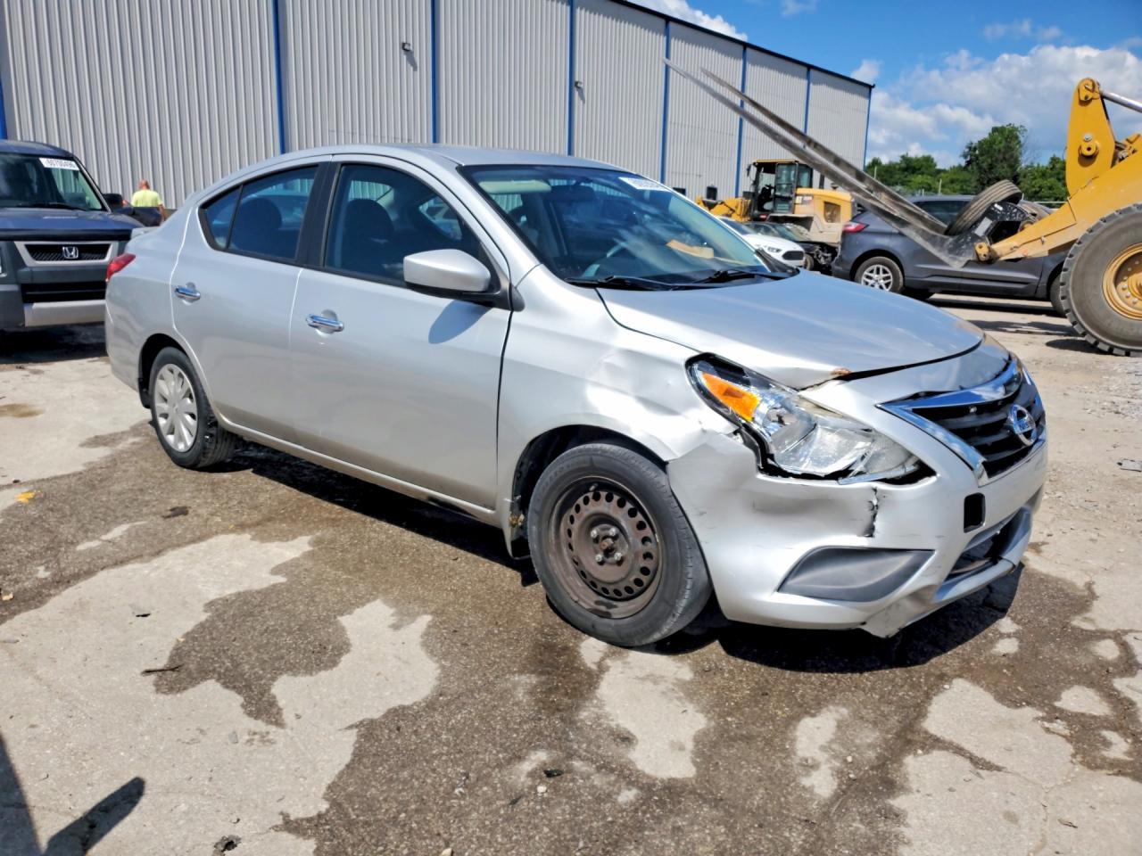 2015 Nissan Versa 1.6 Sv - Фото 4