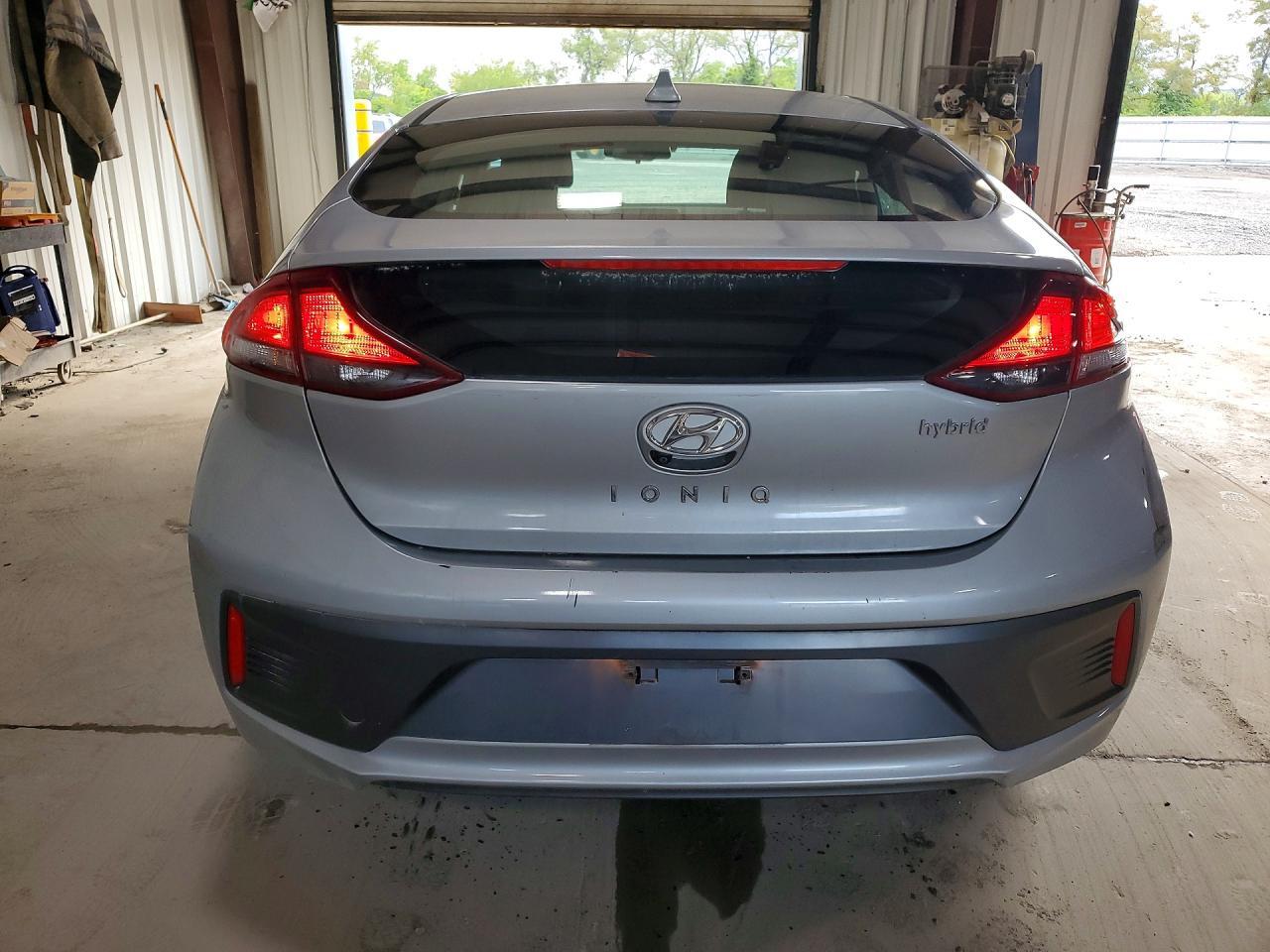 2021 Hyundai Ioniq Se - Image 6