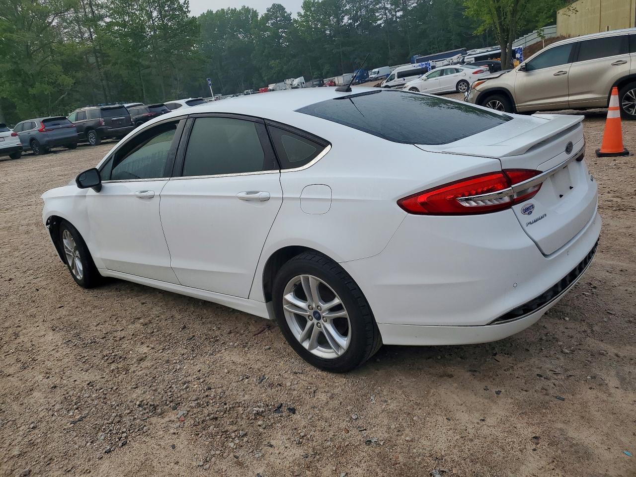 2018 Ford Fusion Se - Фото 2