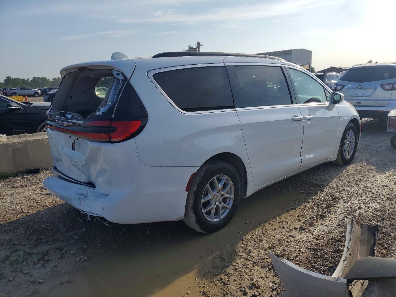 2022 Chrysler Pacifica Touring L - Фото 3