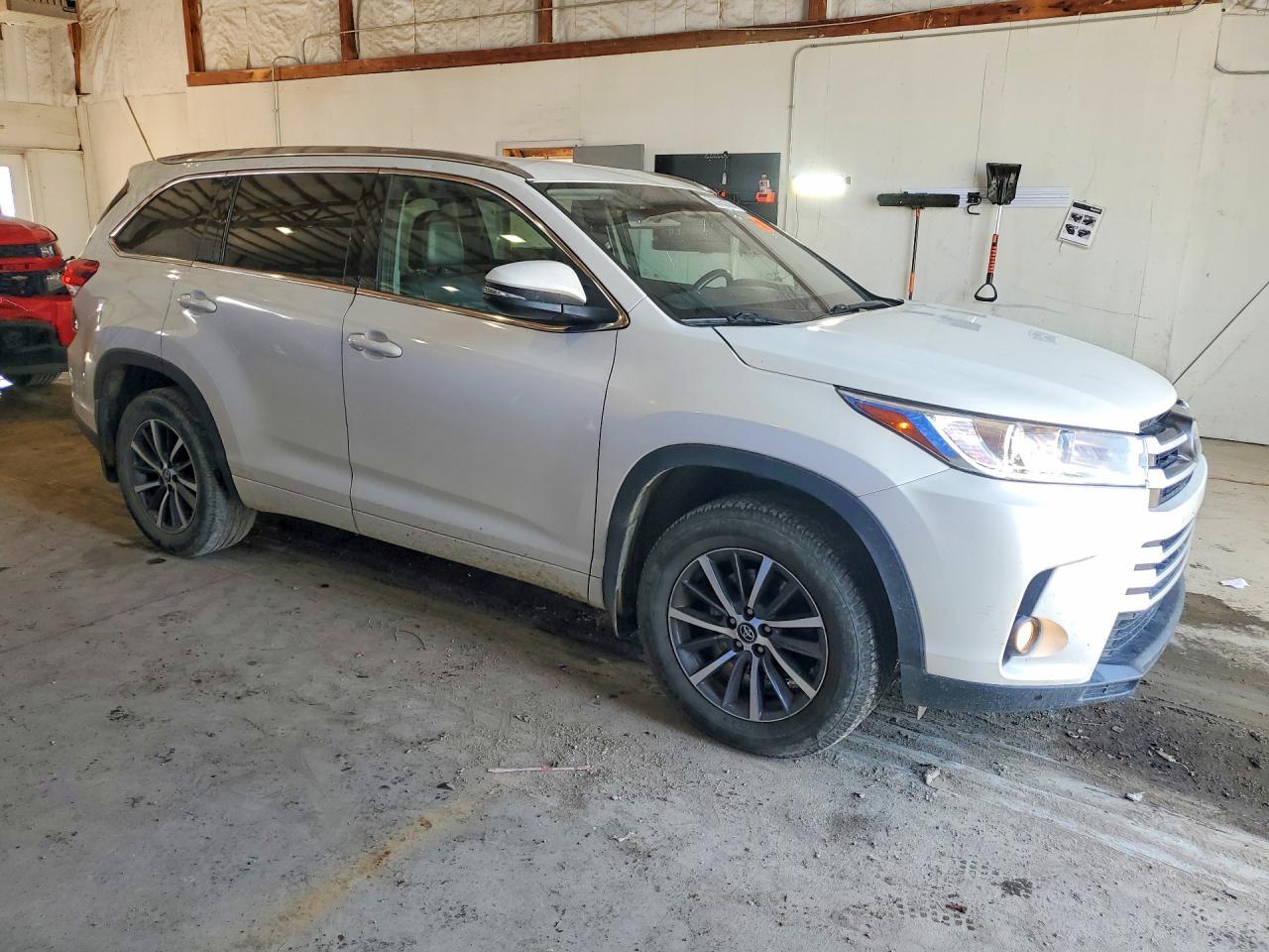 2017 Toyota Highlander Xle - Image 4