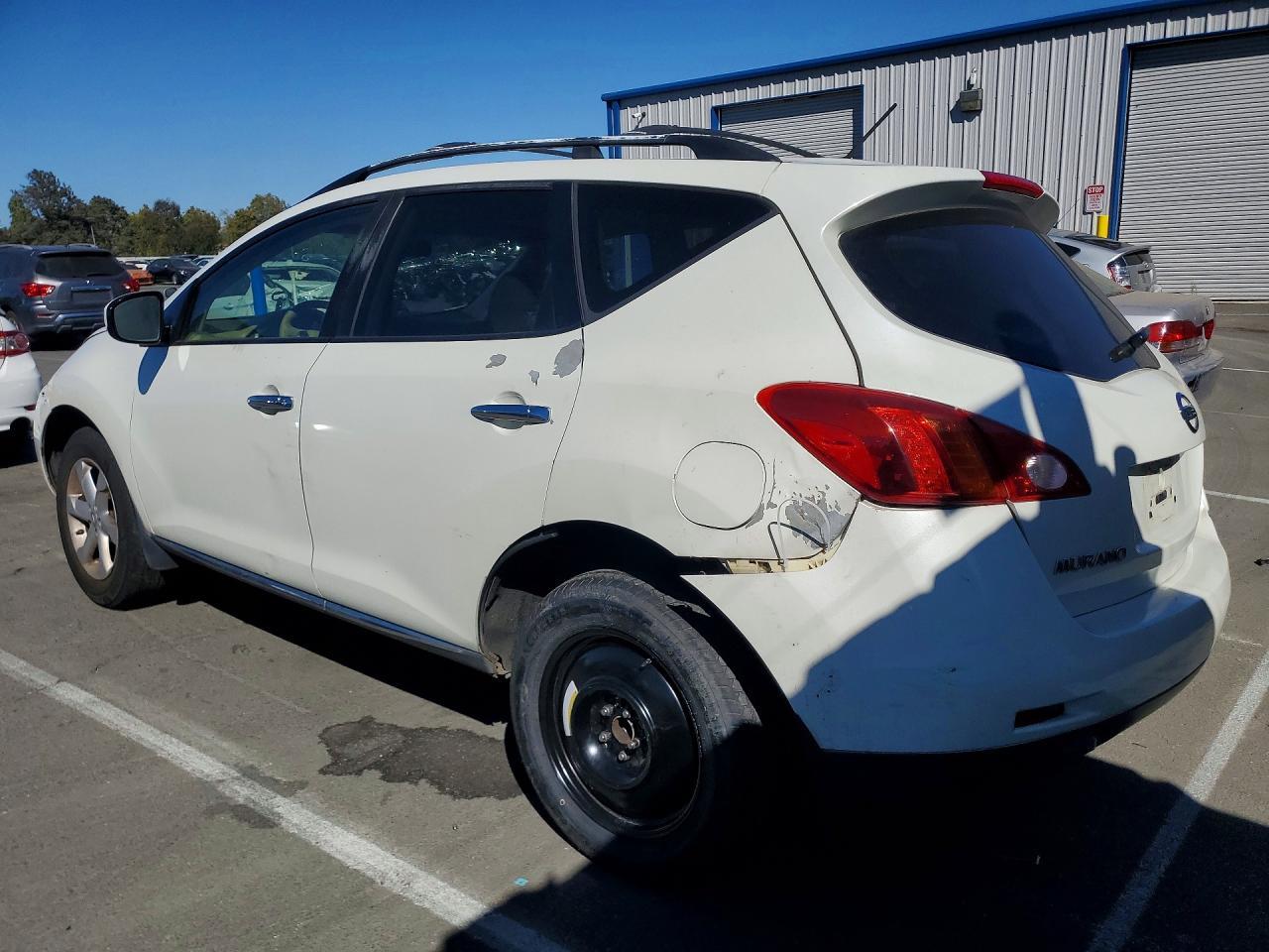 2010 Nissan Murano S - Image 2
