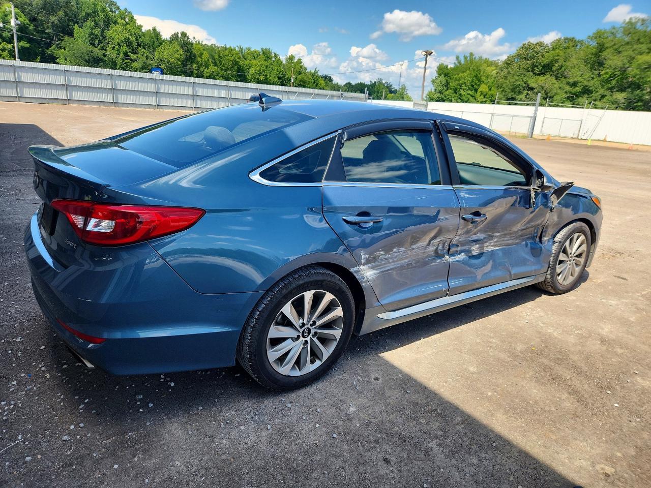 2017 Hyundai Sonata Sport - Image 3