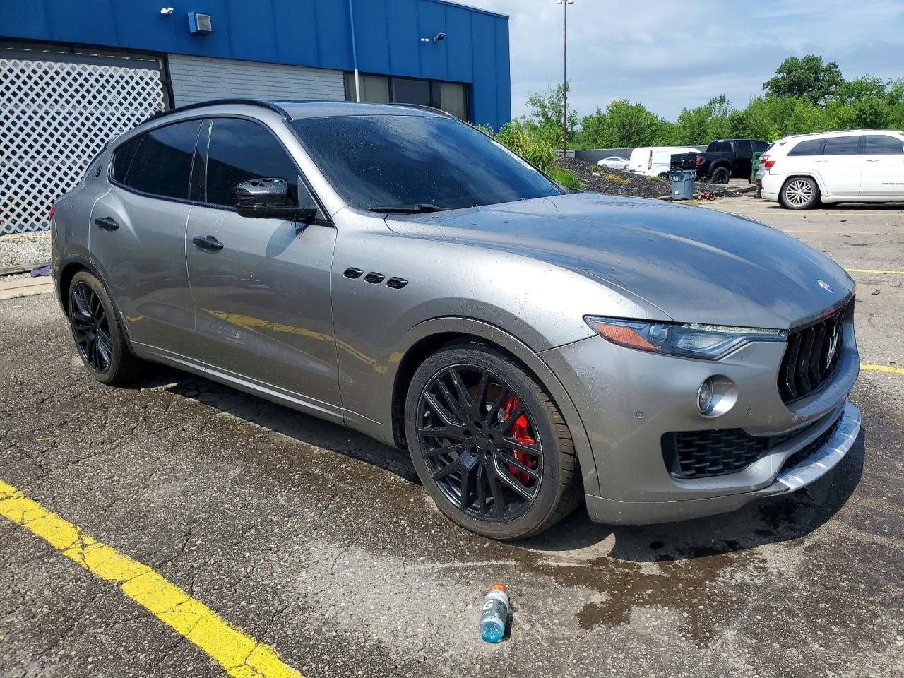 2017 Maserati Levante S Luxury - Image 4