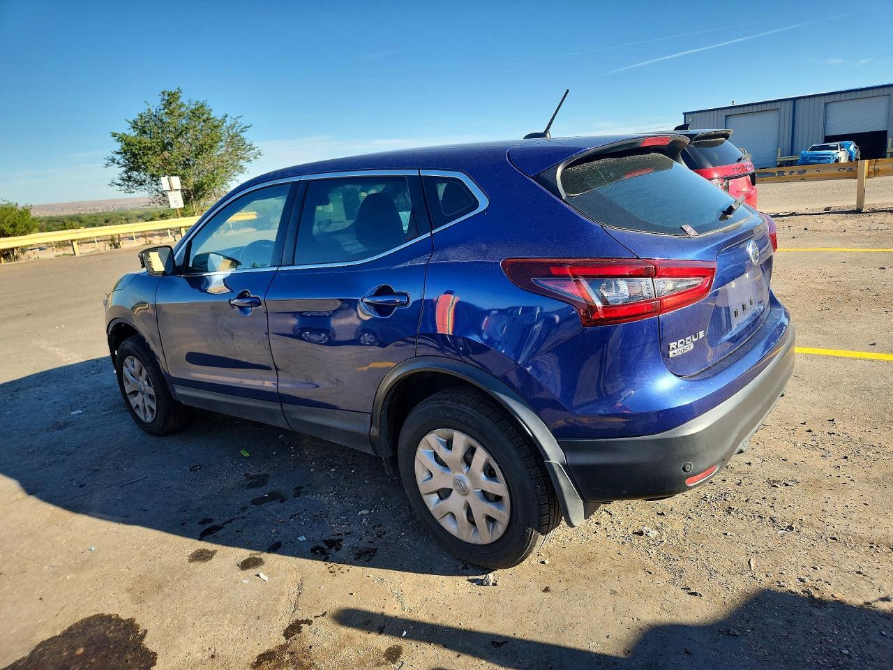 2020 Nissan Rogue Sport S - Фото 2