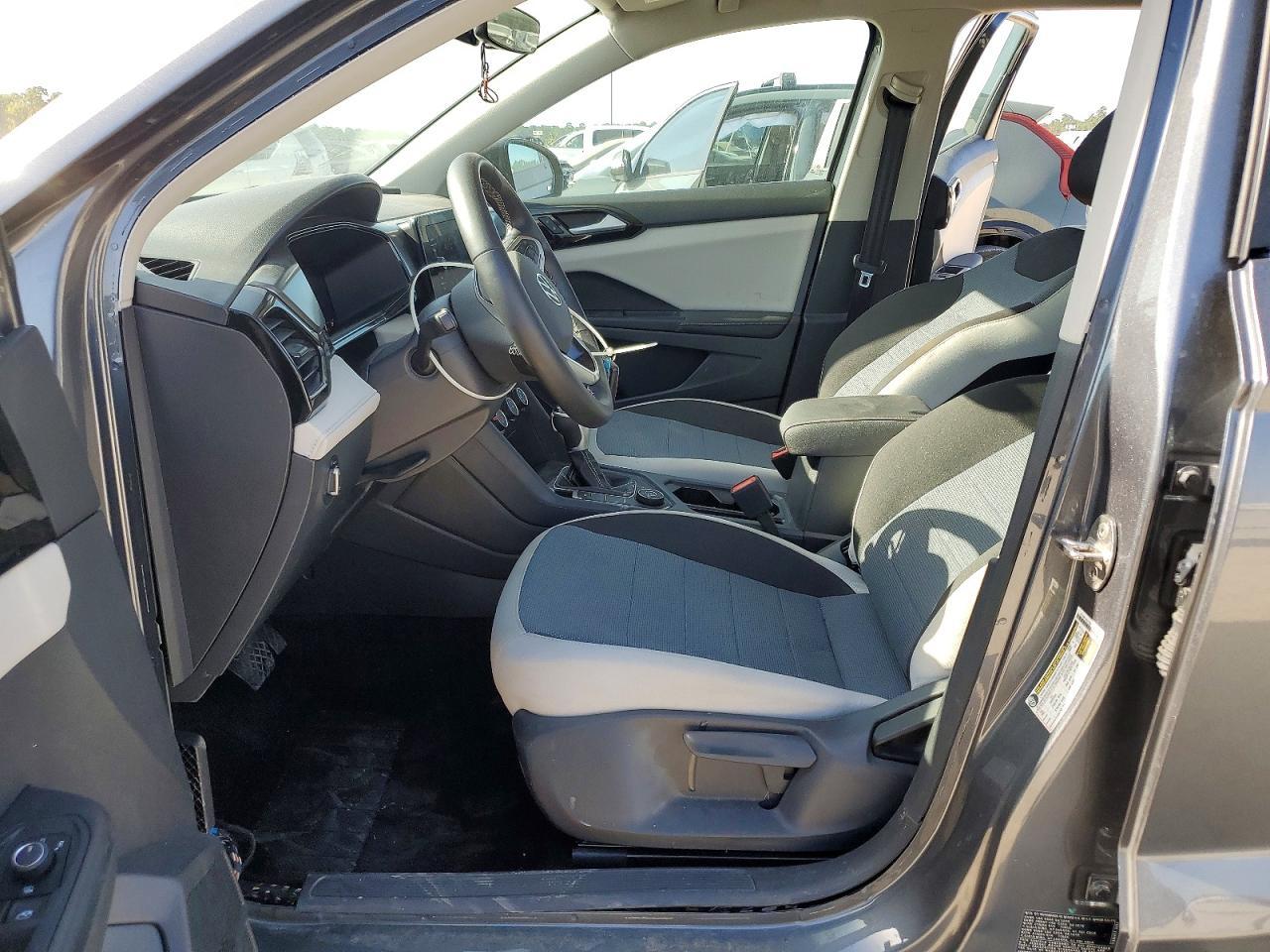 2025 Volkswagen Taos S - Image 7