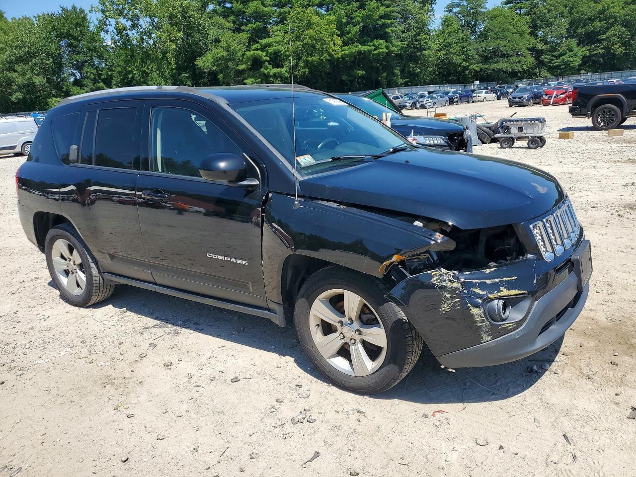 2017 Jeep Compass Latitude - Image 4
