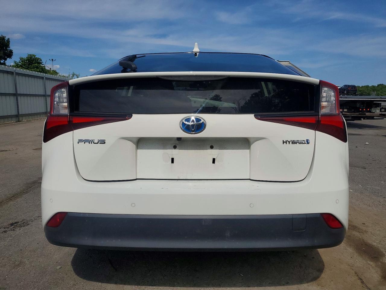 2021 Toyota Prius Le - Фото 6
