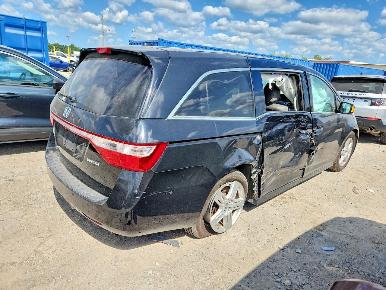2012 Honda Odyssey Touring - Image 3