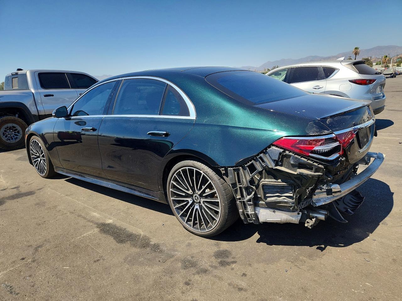 2022 Mercedes-Benz S 500 4Matic - Image 2