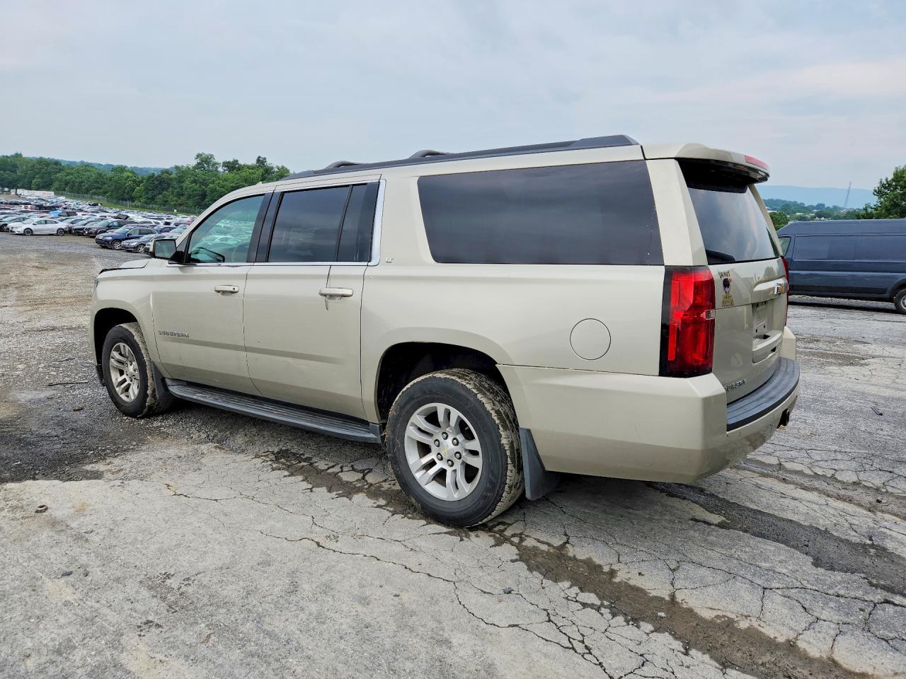2015 Chevrolet Suburban K1500 Lt - Image 2