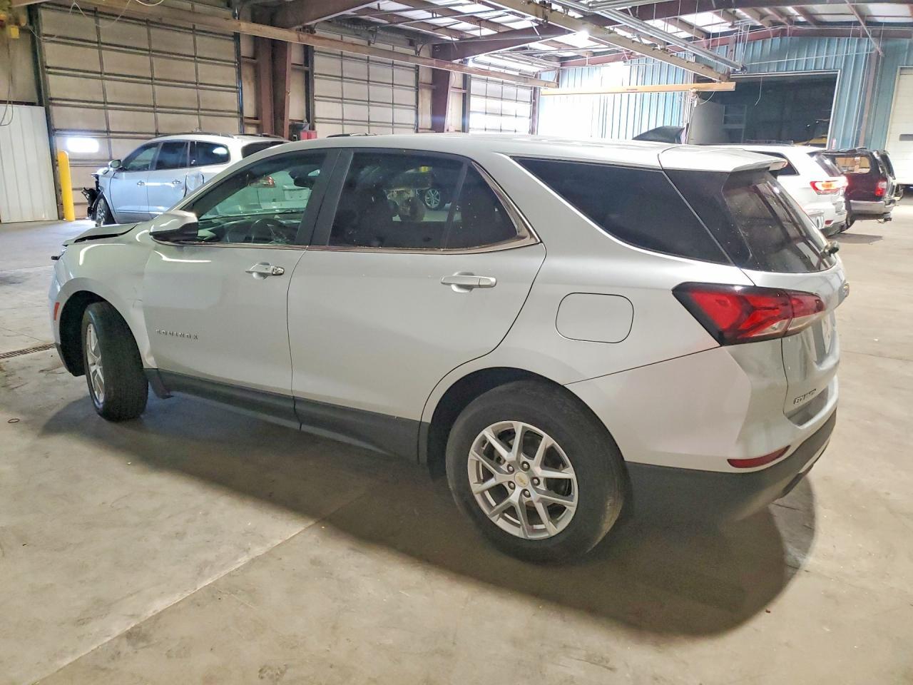 2022 Chevrolet Equinox Lt - Фото 2