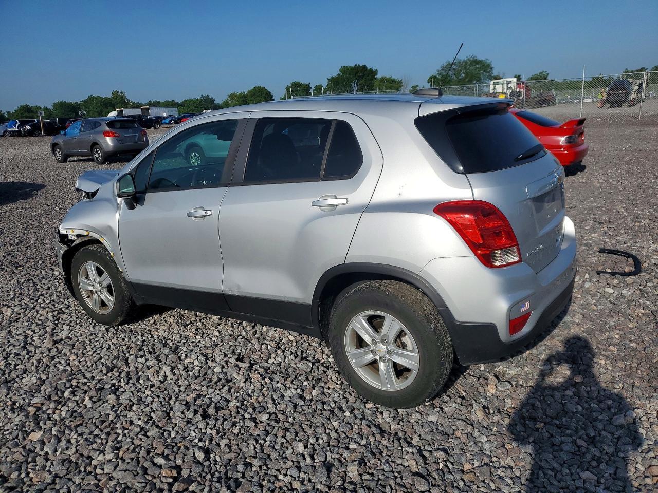 2021 Chevrolet Trax Ls - Фото 2