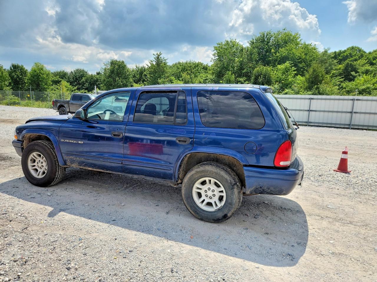2001 Dodge Durango - Image 2