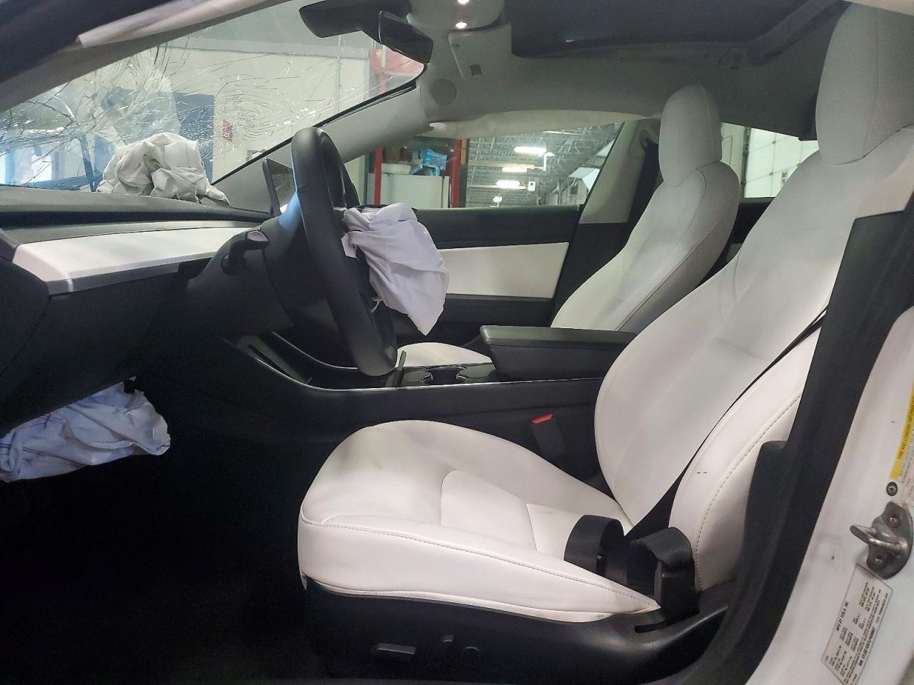 2020 Tesla Model 3 - Фото 7