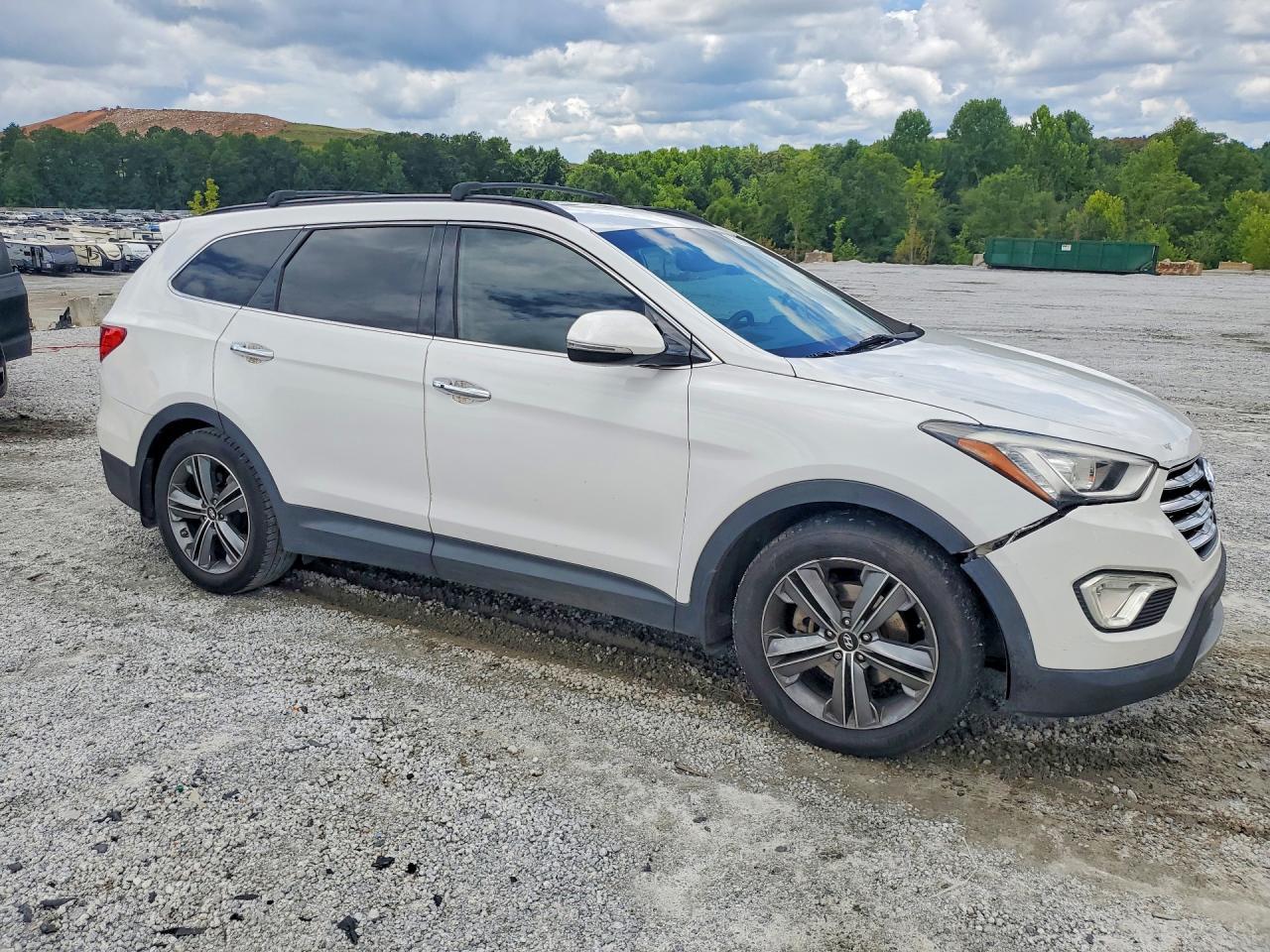2015 Hyundai Santa Fe Gls - Image 4