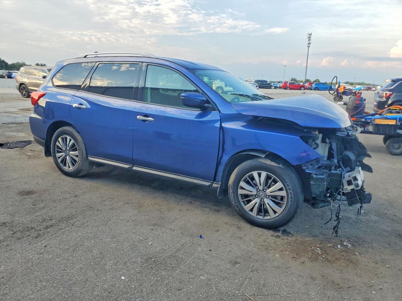 2020 Nissan Pathfinder Sv - Фото 4