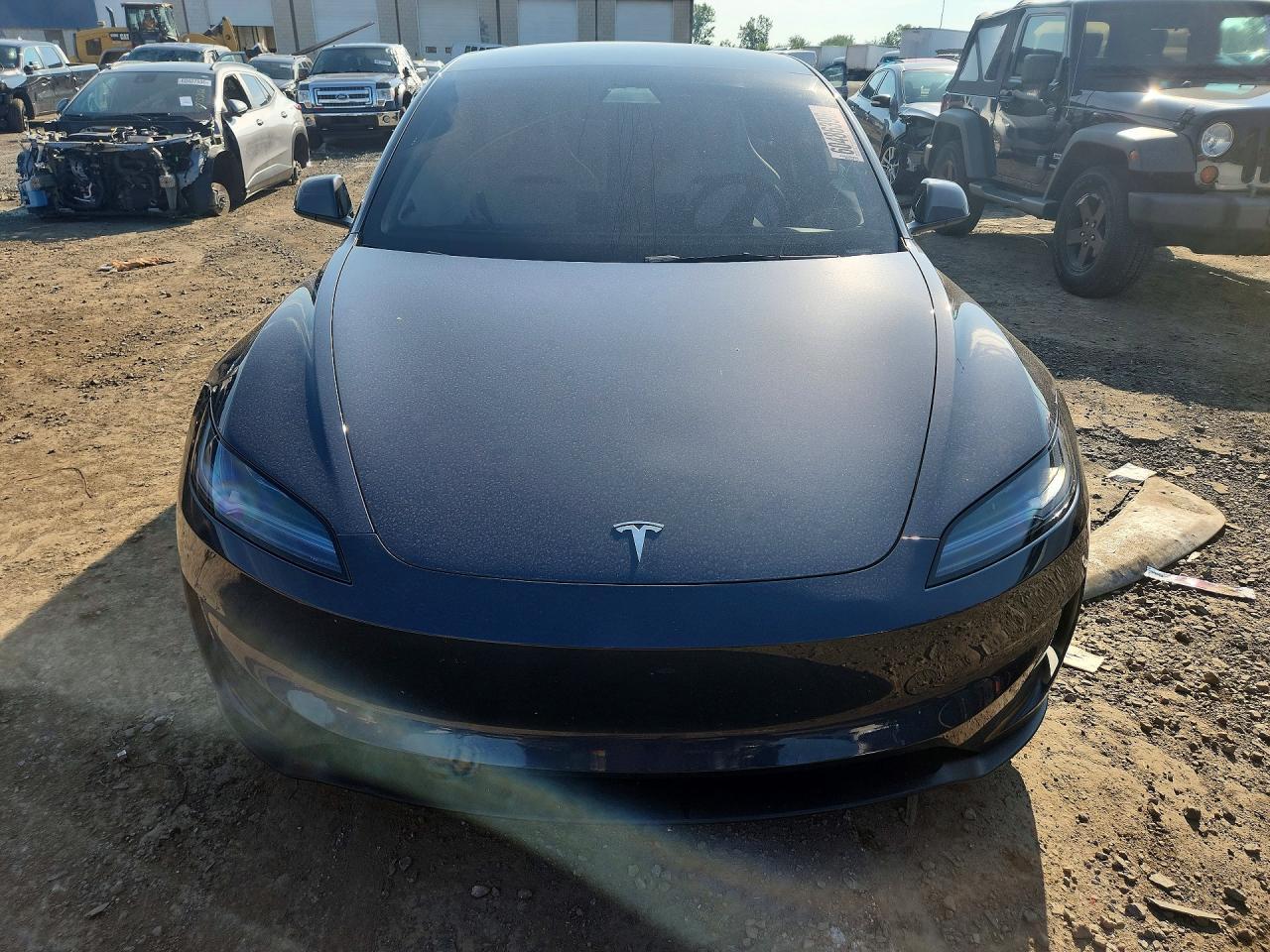 2024 Tesla Model 3 - Фото 5