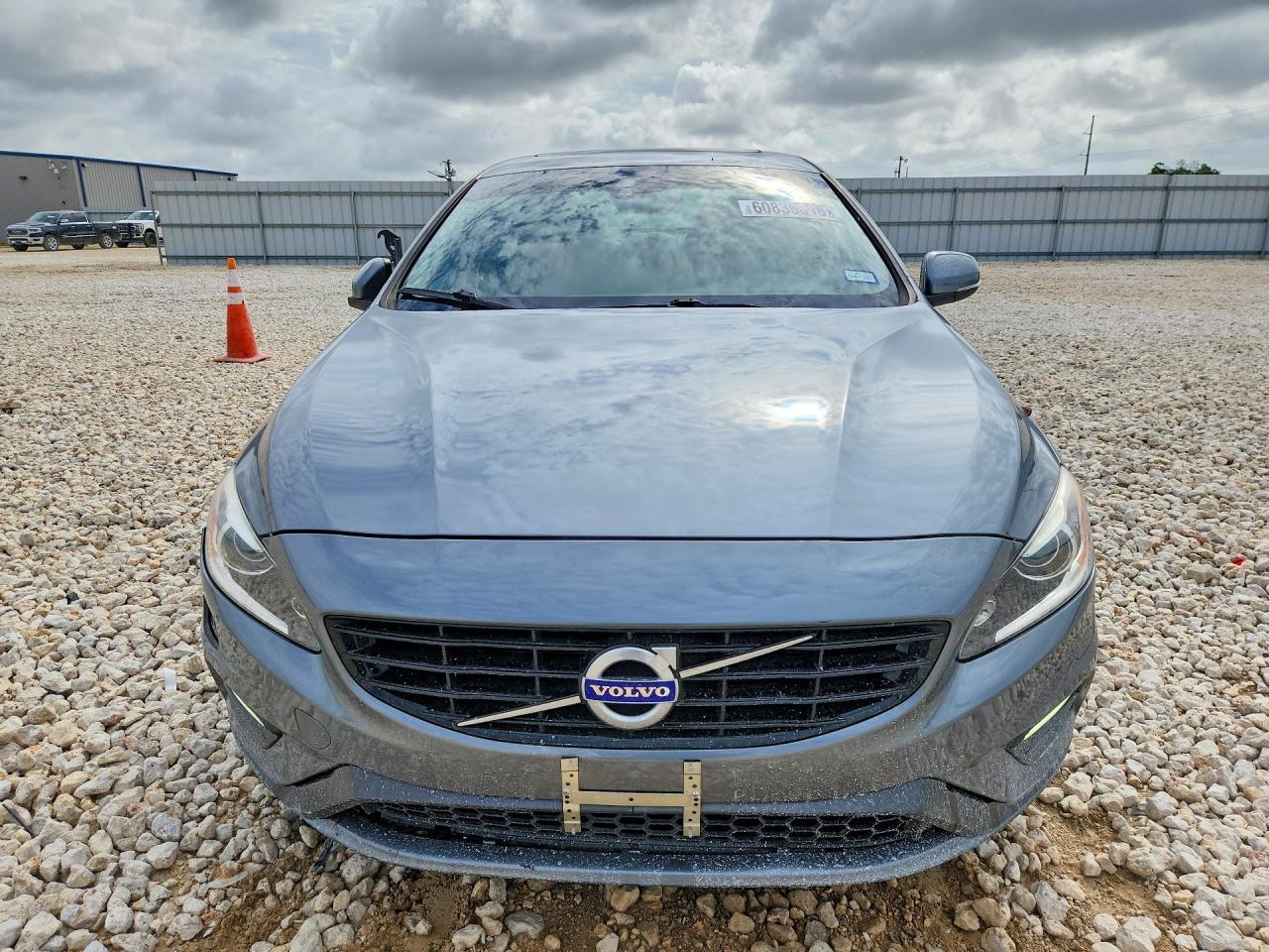 2017 Volvo S60 - Image 5