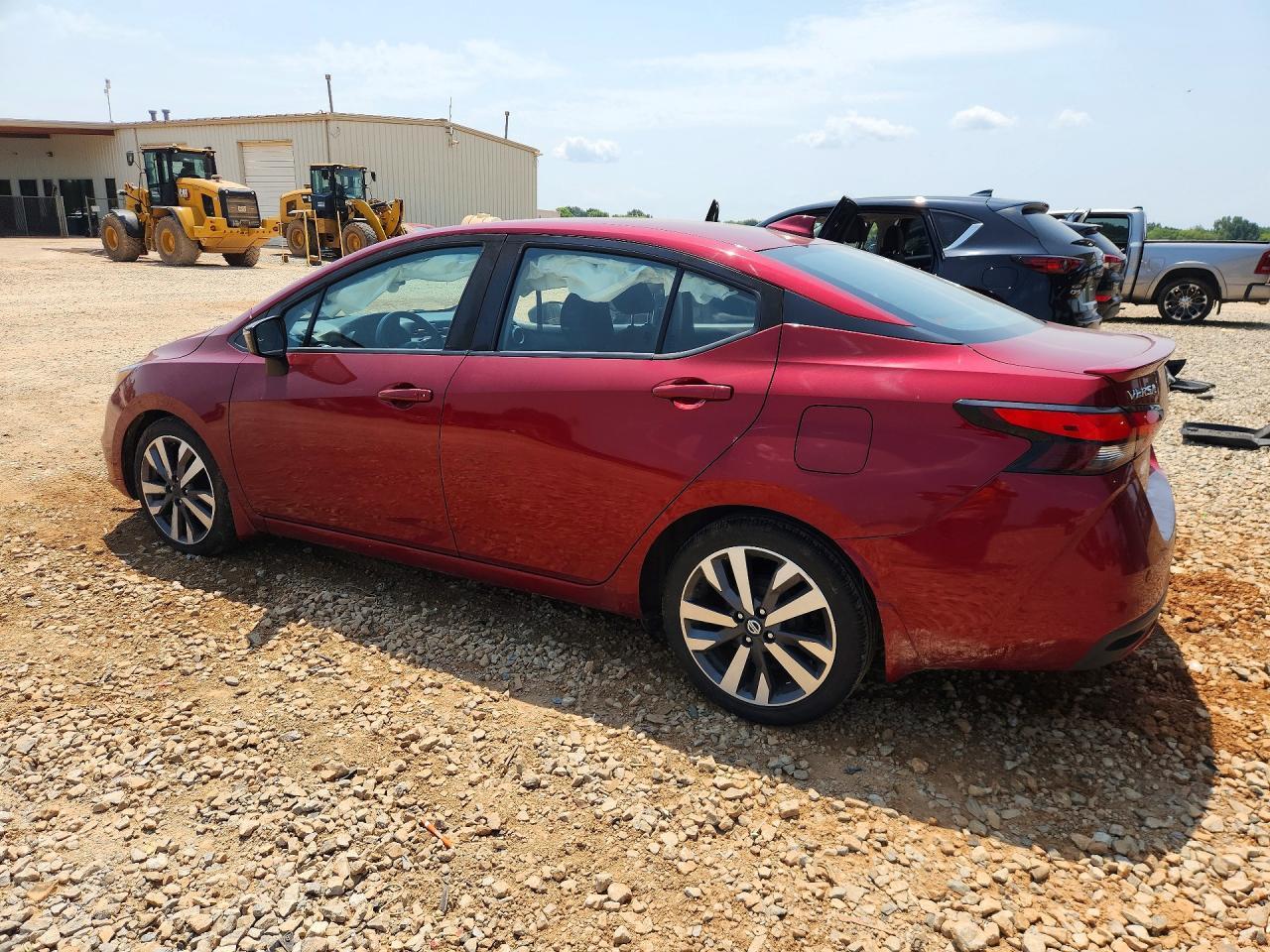 2020 Nissan Versa Sr - Фото 2