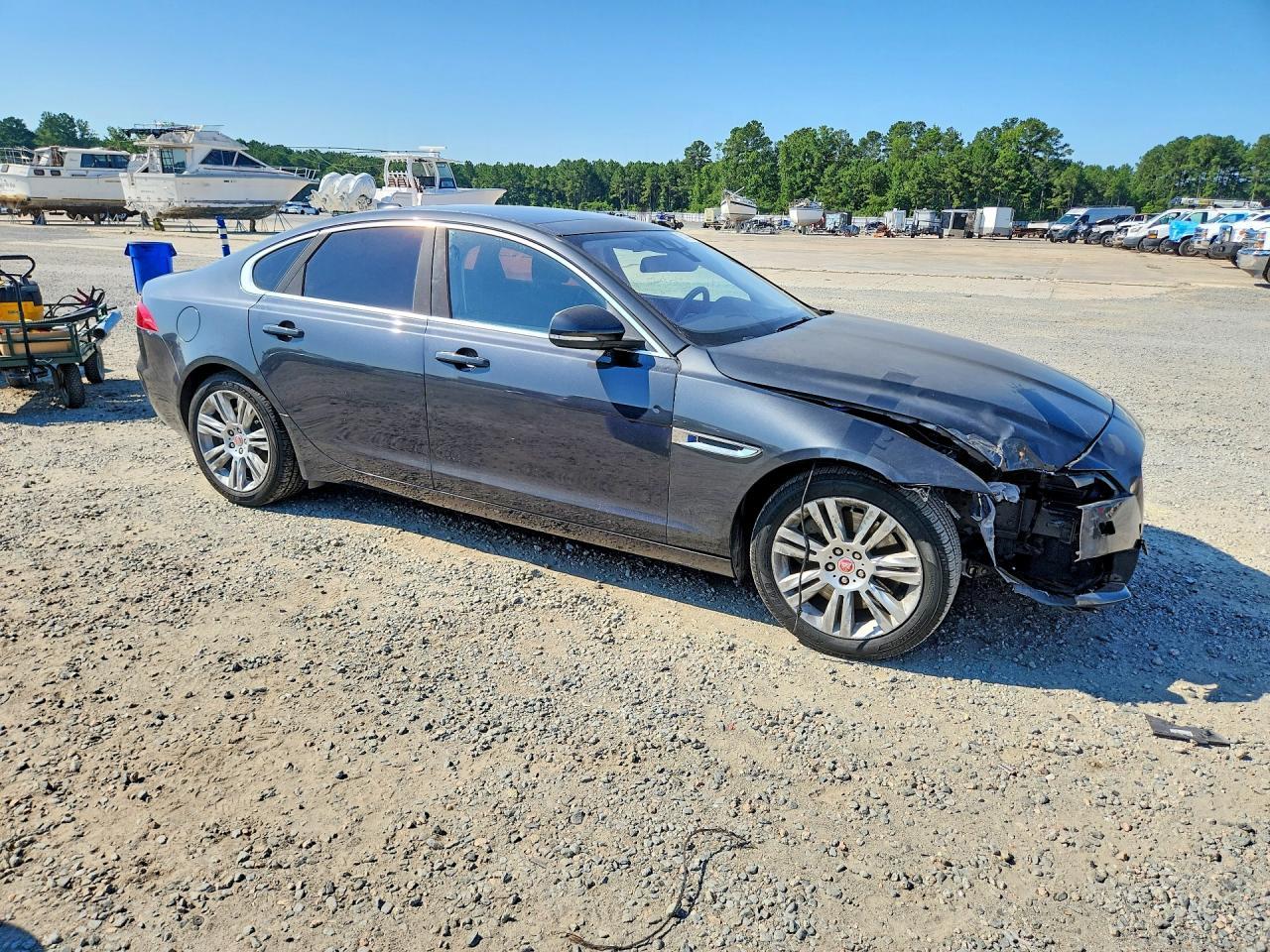2016 Jaguar Xf Premium - Image 4