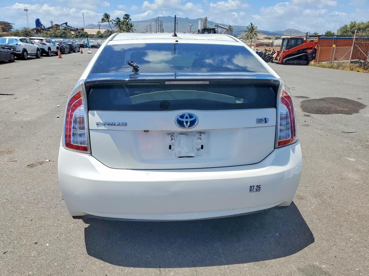 2015 Toyota Prius One - Фото 6