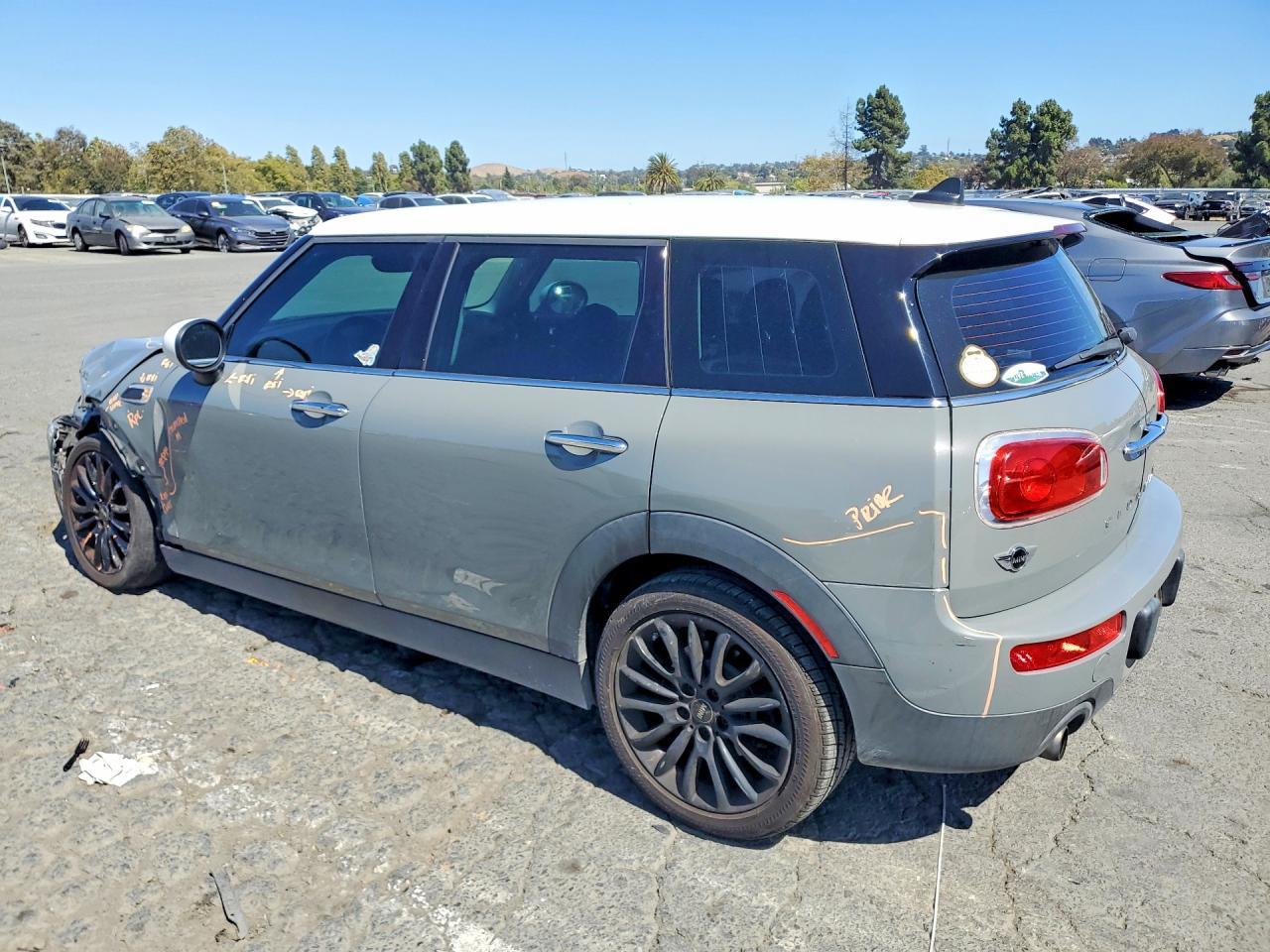 2017 Mini Cooper Clubman - Фото 2