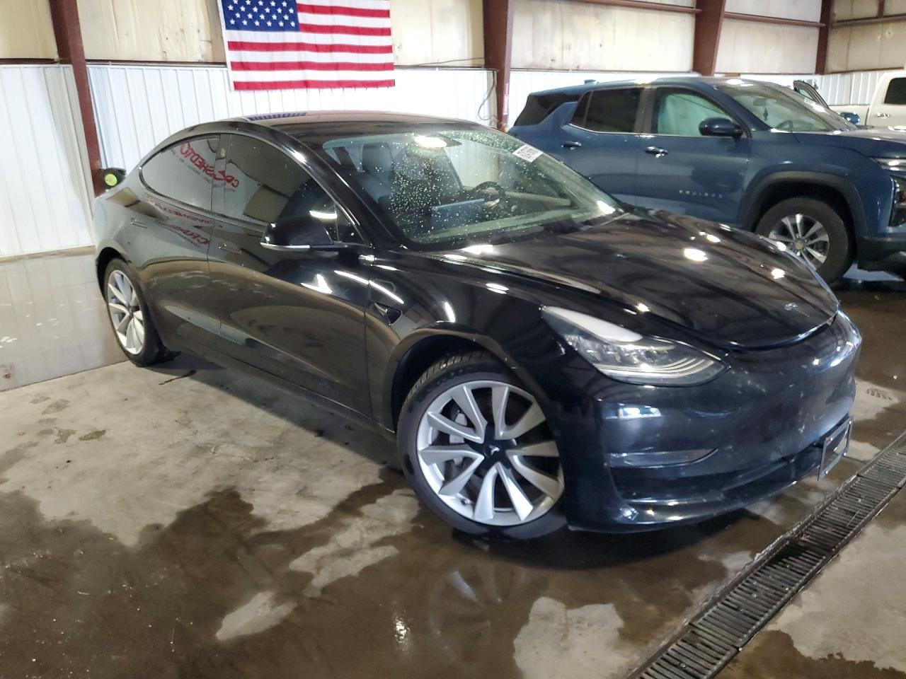 2018 Tesla Model 3 - Фото 4