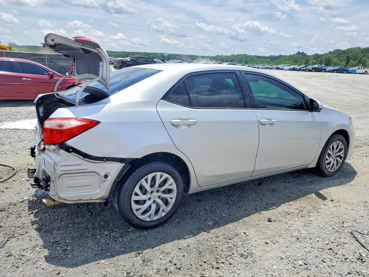 2018 Toyota Corolla Le - Image 3