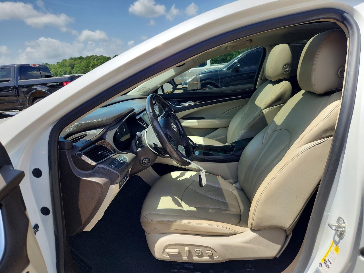 2017 Buick Lacrosse Premium - Image 7