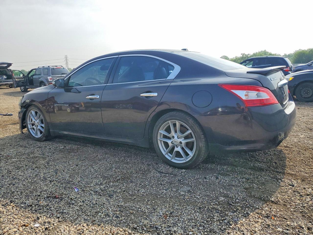 2012 Nissan Maxima - Image 2