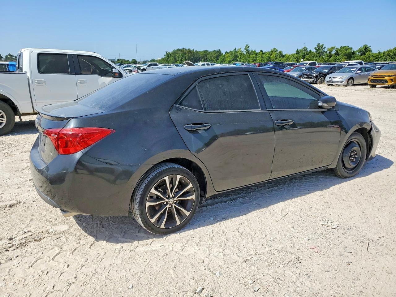 2017 Toyota Corolla Se - Фото 3