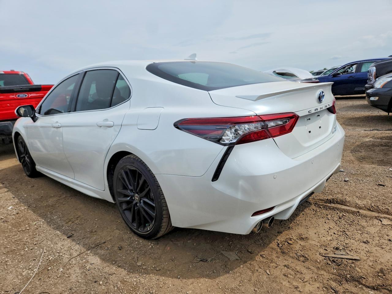 2022 Toyota Camry Xse - Фото 2