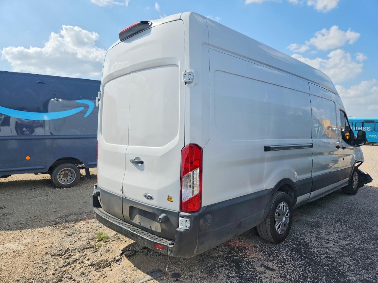 2018 Ford Transit 250 Delivery Van - Image 3