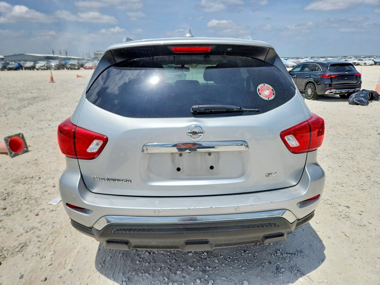 2020 Nissan Pathfinder Sv - Image 6