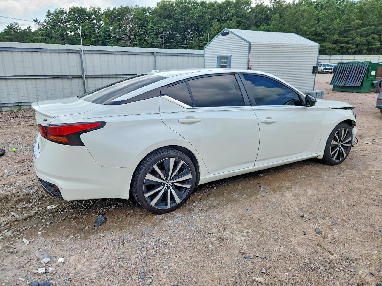2021 Nissan Altima Sr - Фото 3