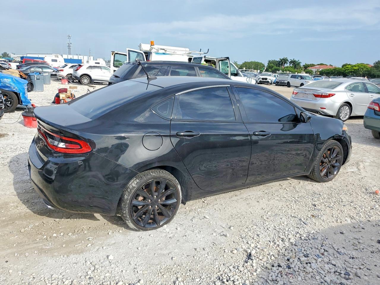 2016 Dodge Dart Sxt - Image 3